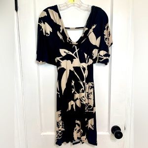 Three Dots unique gray and white print dress, size x-small